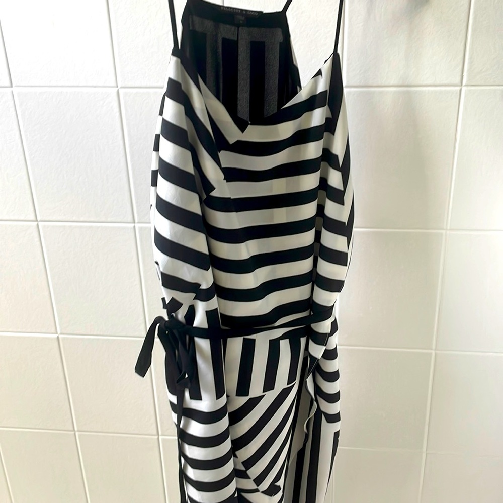 Felicity and coco black white dress